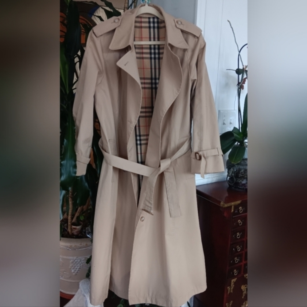 Vintage 80's Nordstrom Tan Trench Coat with Plaid Lining - Picture 2 of 8